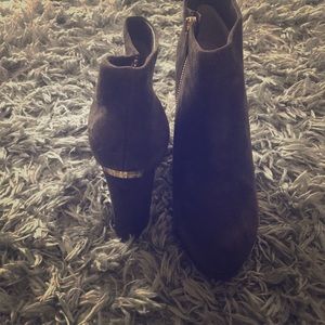 Brown suede MK boots with gold hardware. Like new